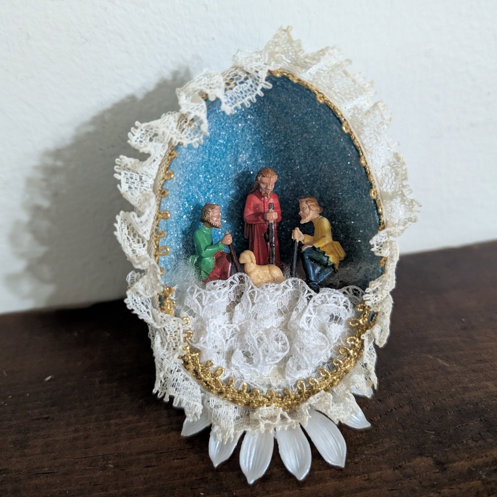 Vintage Handcrafted Nativity Diorama Egg Ornament w Lace Glitter Velvet 3 Kings